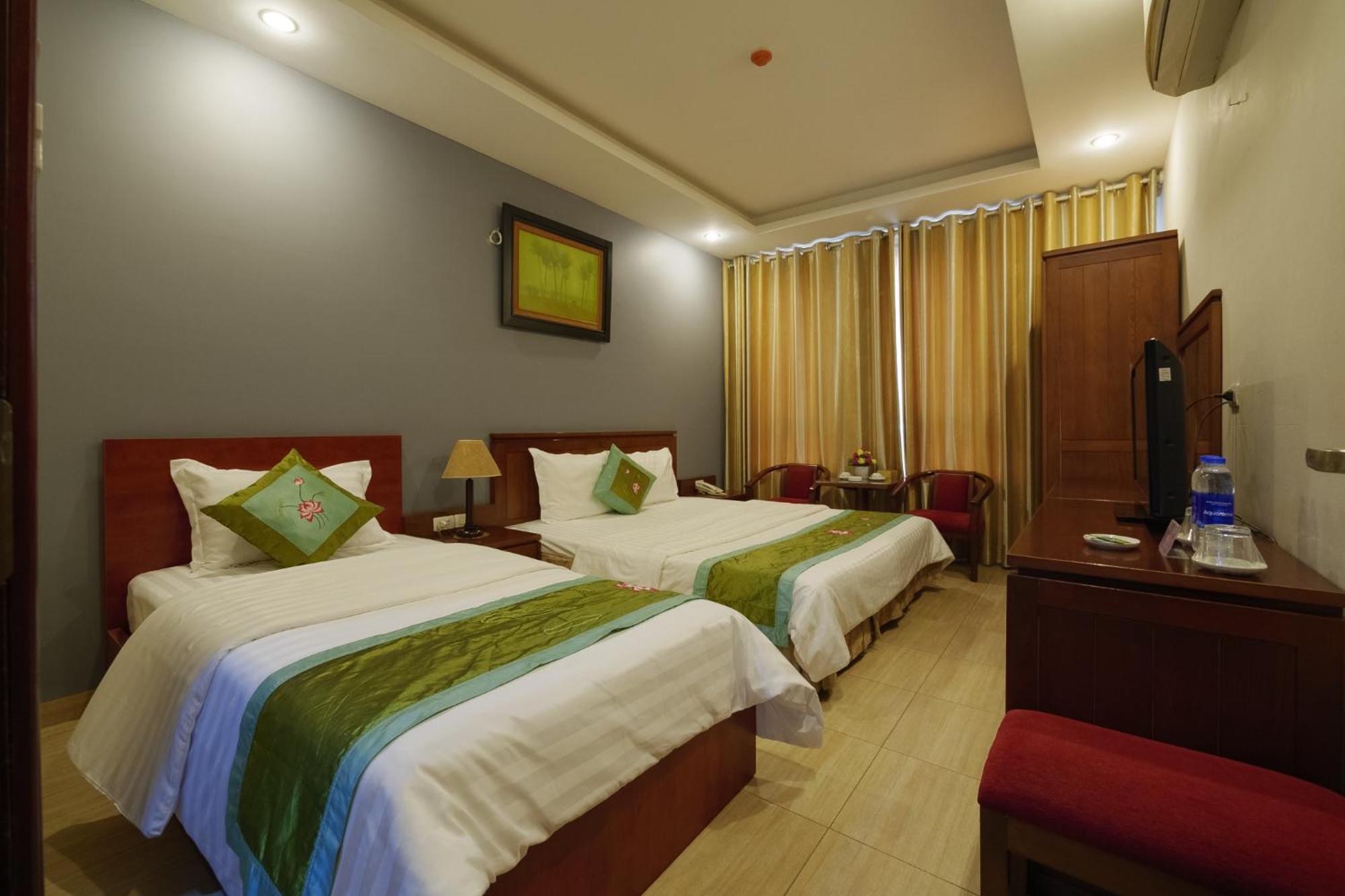 Ngan Ha Hotel Long Bien Hanoi Exterior photo