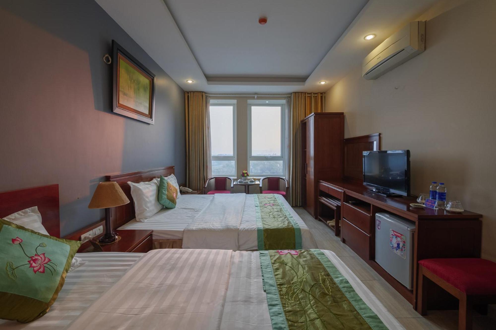 Ngan Ha Hotel Long Bien Hanoi Exterior photo