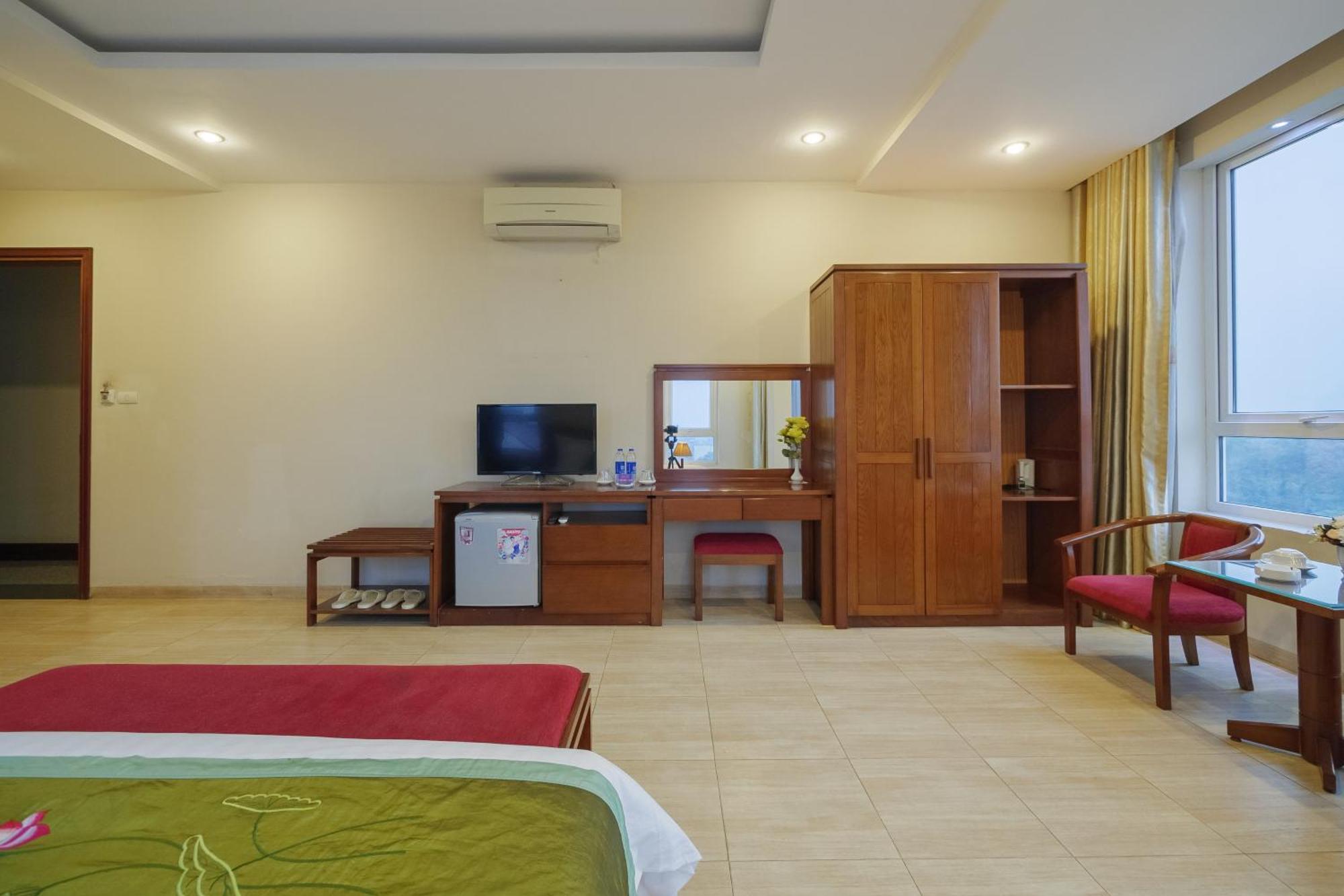 Ngan Ha Hotel Long Bien Hanoi Exterior photo